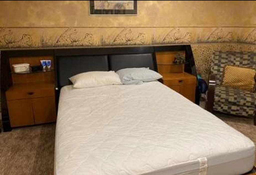 Roundhouse Grotto Bed & Breakfast Calgary Bagian luar foto